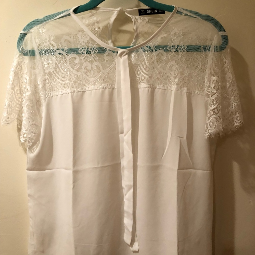 White flowy Blouse